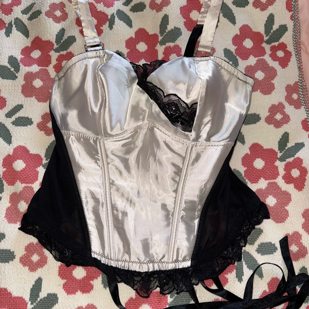 CACIQUE Vintage 90s Elegant Black and and white Corset Top